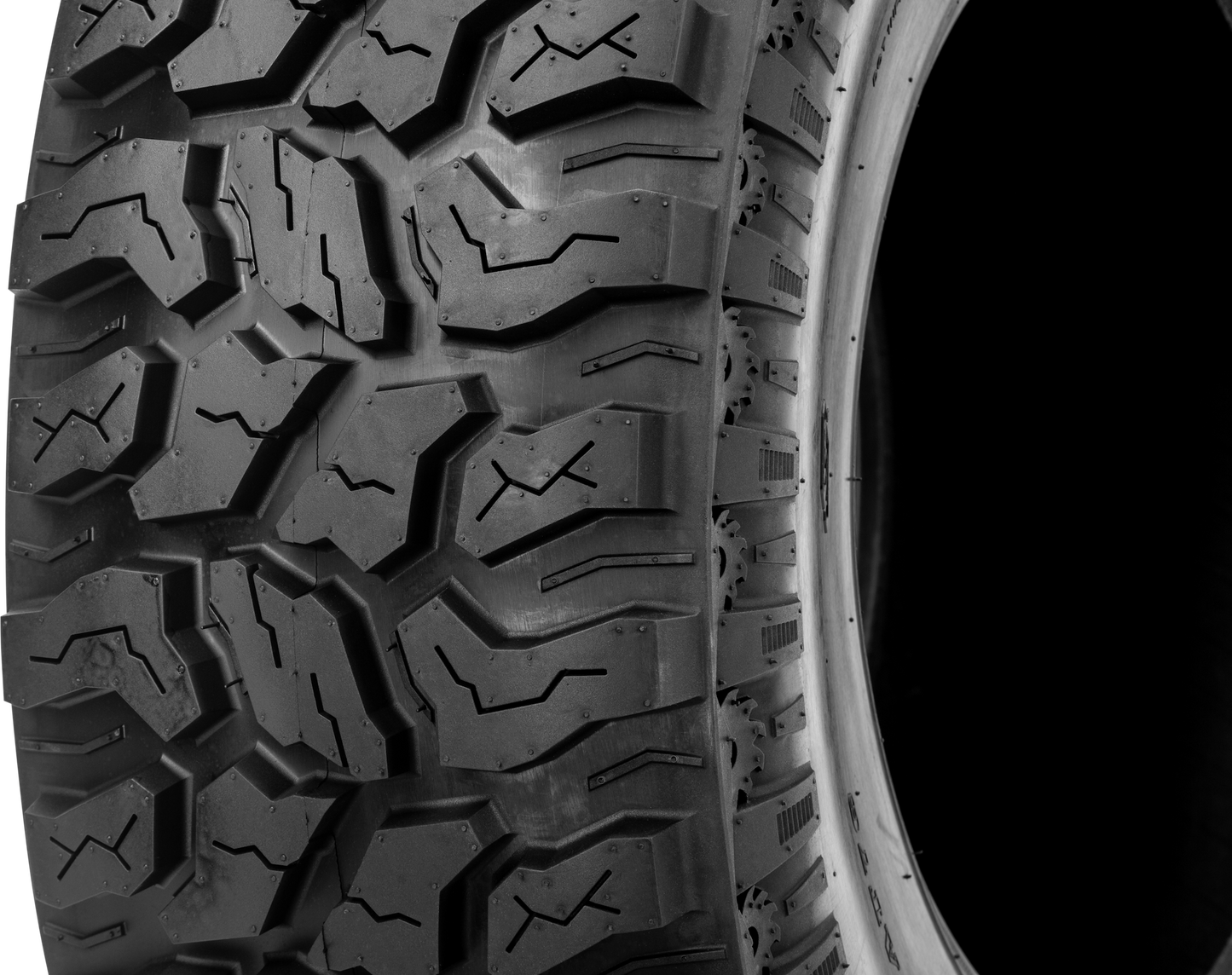 Ridge Saw Tire PR-8 PSI-7 Bias/Radial Construction